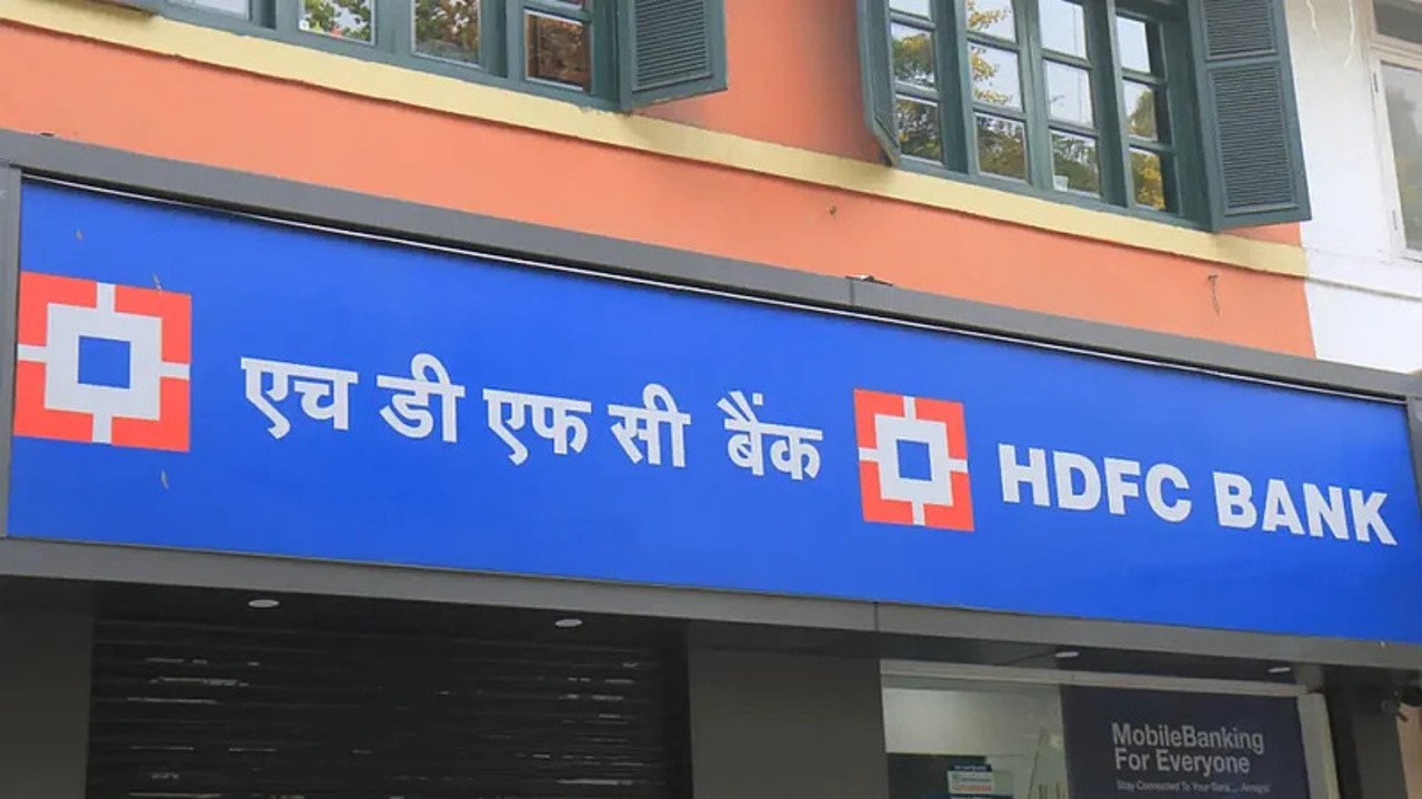 1. HDFC Bank